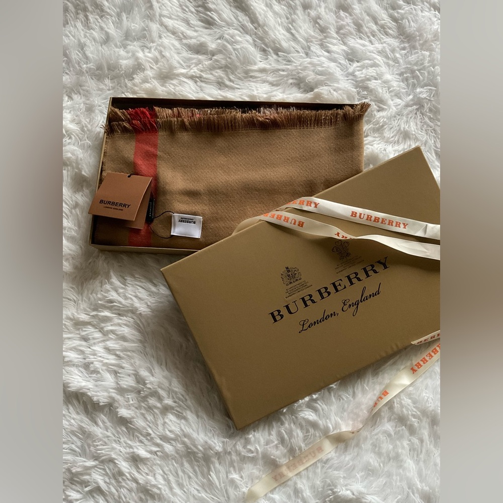 Burberry’s Scarf | Brand New With Tags